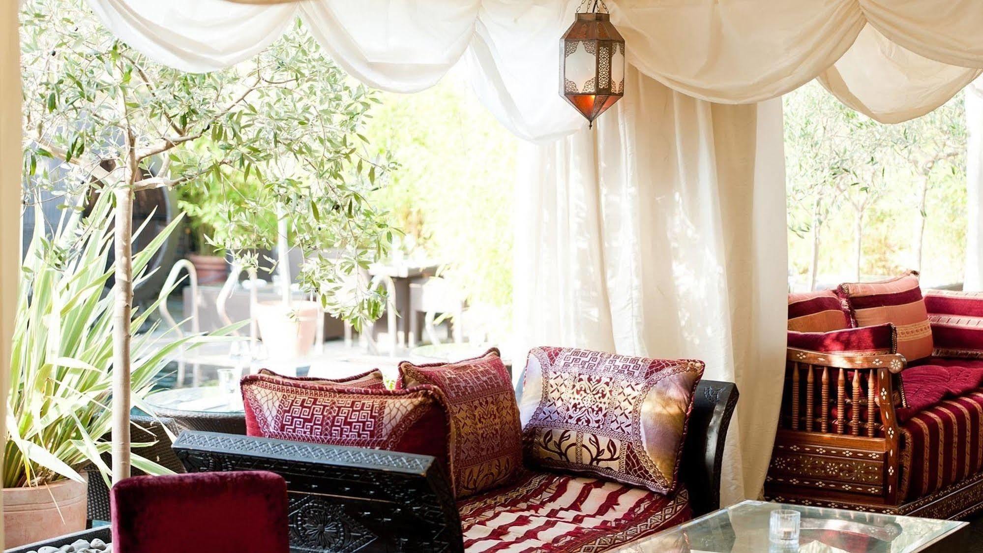 Crazy Bear Beaconsfield Hotel Exterior foto A Moroccan interior